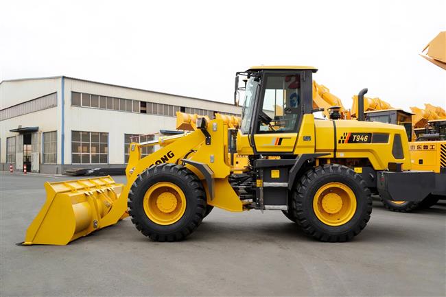 T946 - GẦU 1.7 M3
